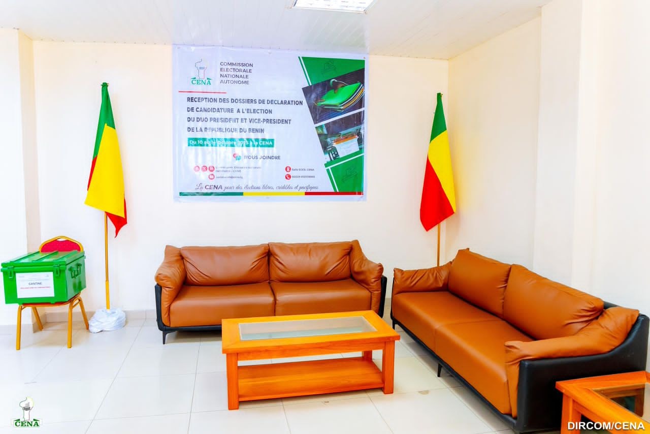 La salle de réception des dépôts de candidatures à la présidentielle 2026 au Bénin. ©CENA