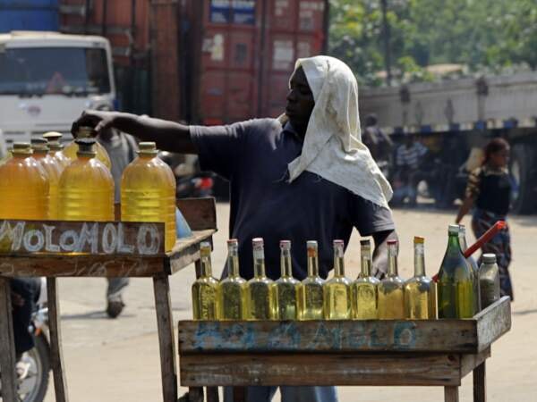 Un étalage de l'essence Kpayo. Crédit photo : Bénin Web Tv