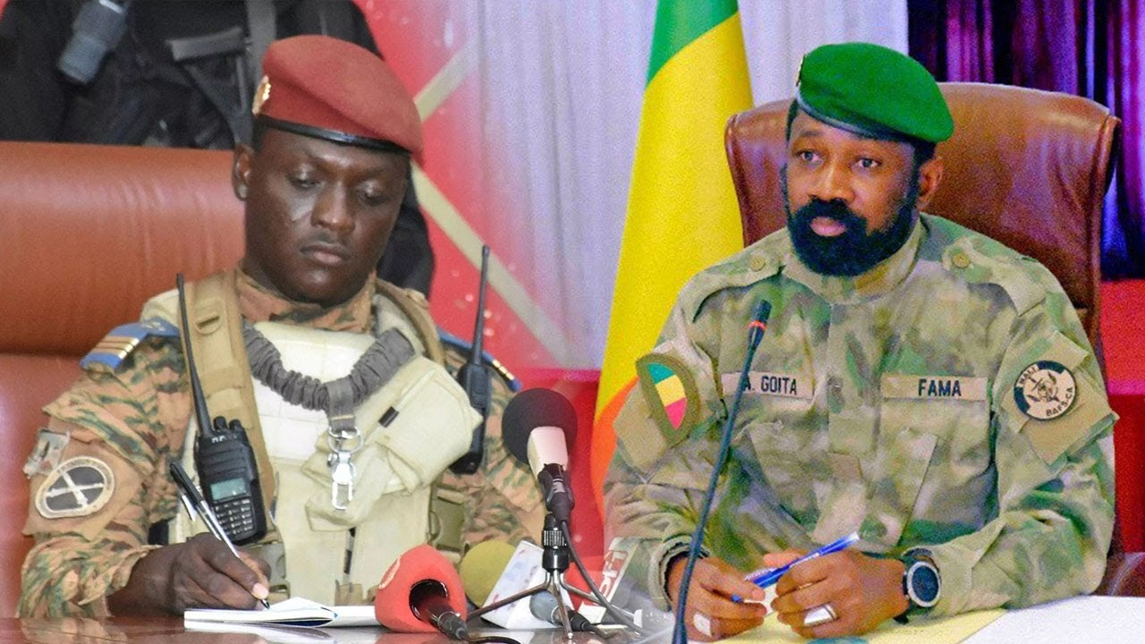Le capitaine Ibrahim Traoré et son homologue malien, Assimi Goïta. Photomontage