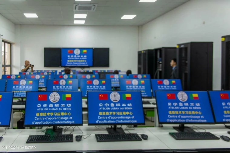 Quatre centres de formation en construction au Lycée Technique Sino‑Béninoise d’Akassato