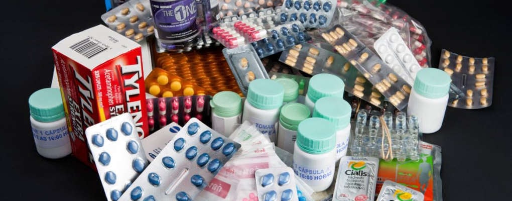 Faux médicaments. Image d'illustration