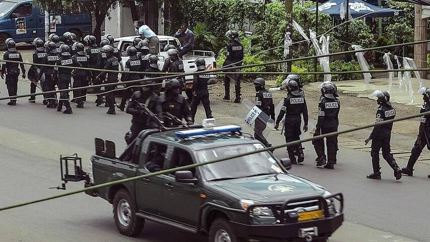 Des policiers camerounais