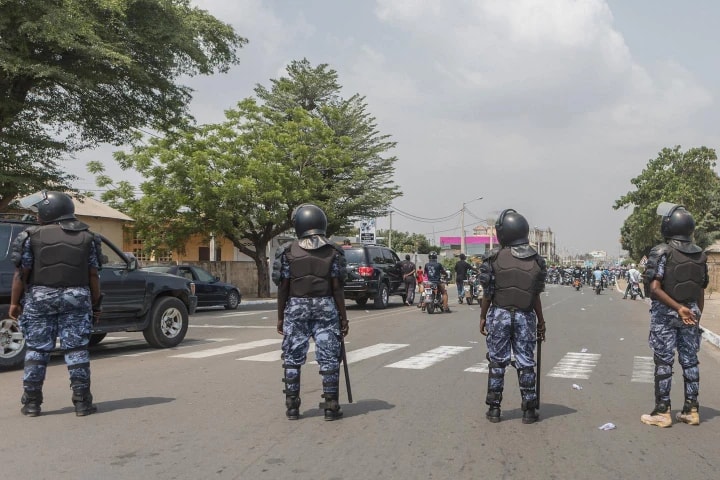 Des policiers lors des manifestations au Togo