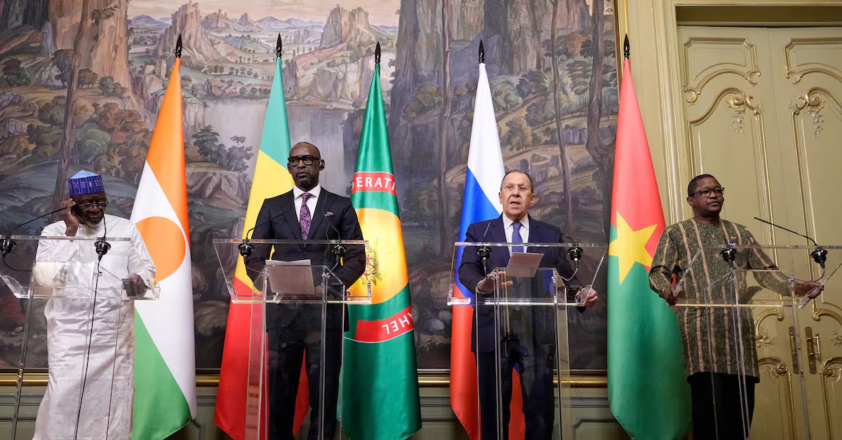 Des ministres des Affaires des pays de l'AES et leur homologue russe Serguei Lavrov.