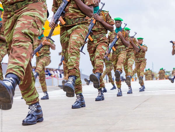 Des militaires béninois lors d'un défilé