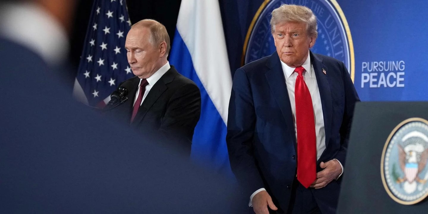 Le président Russe Vladimir Poutine et son homologue américain Donald Trump lors du sommet en Alaska