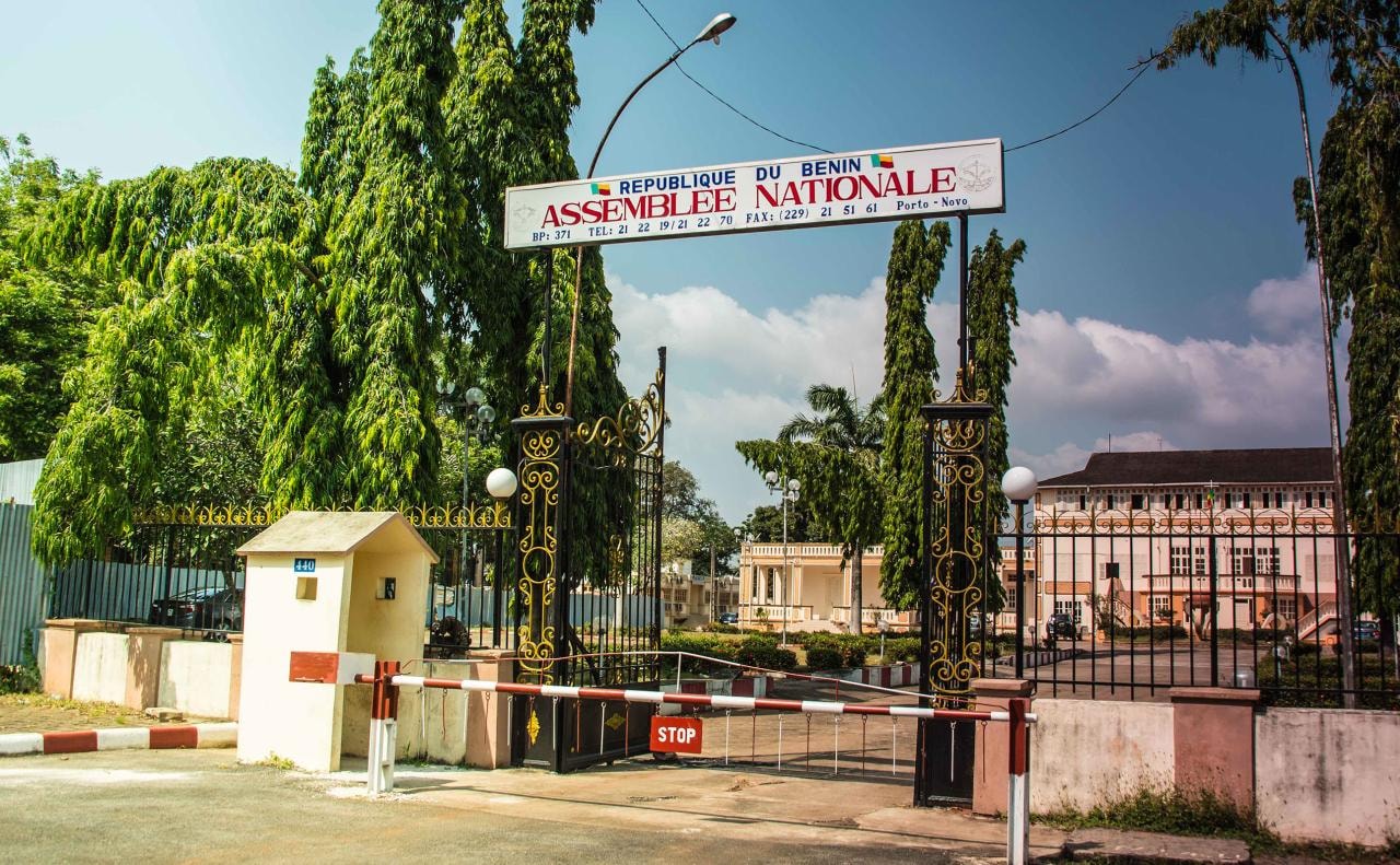 Entrée de l'Assemblée nationale du Bénin à Porto-Novo