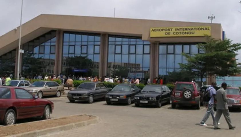 Bénin : le gouvernement change le nom de l'aéroport international Cardinal Bernardin Gantin de Cotonou