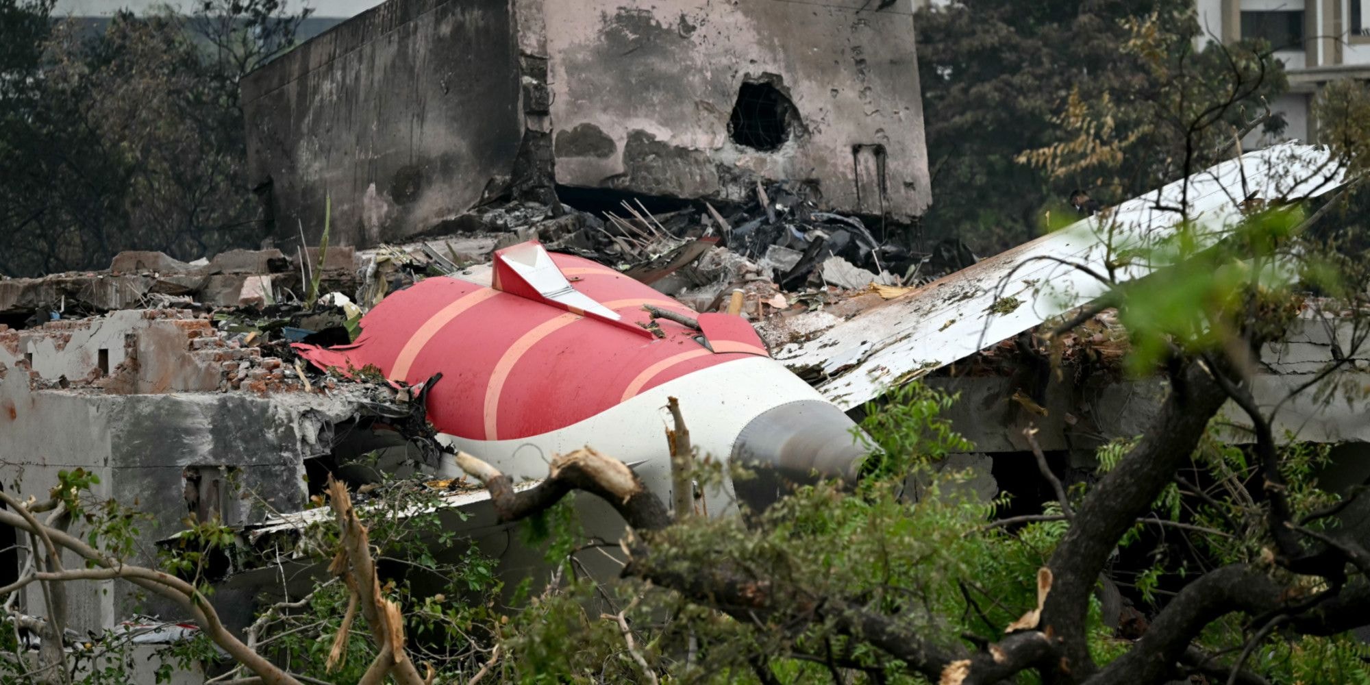 Les débris du Boeing 787 – 8 Deamliner d’Air India