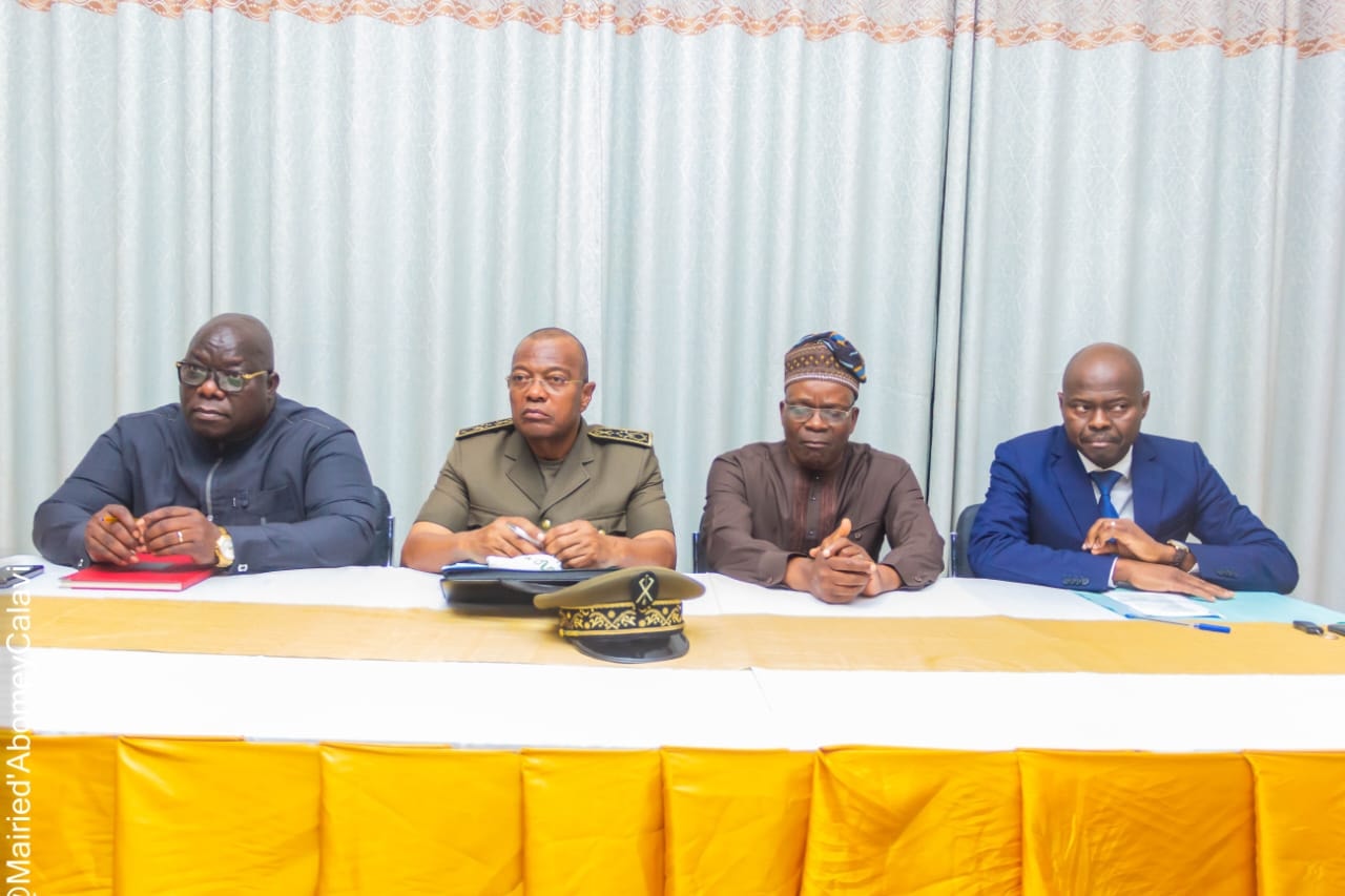 Décentralisation au Bénin : les défis de la Commune d'Abomey-Calavi à la loupe du ministre Akotegnon