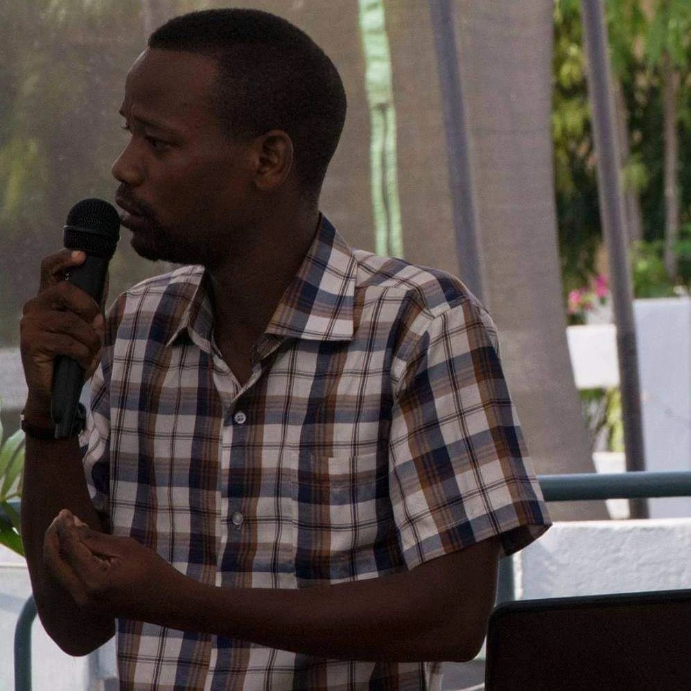 Le chroniqueur politique Steve Amoussou connu sous le nom de Frère Hounvi