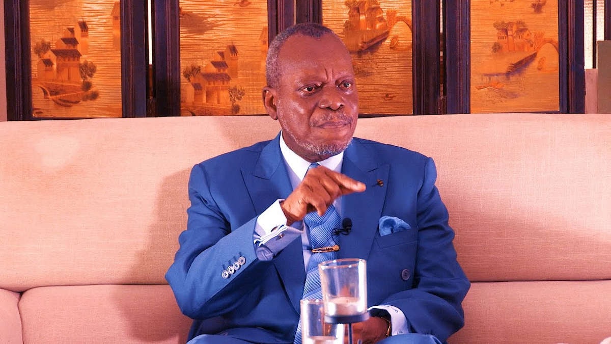 Institutions fragiles, démocratie en transition : l’alerte de Robert Dossou après le putsch manqué au Bénin