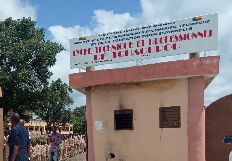 Entrée du lycée de Tchaourou