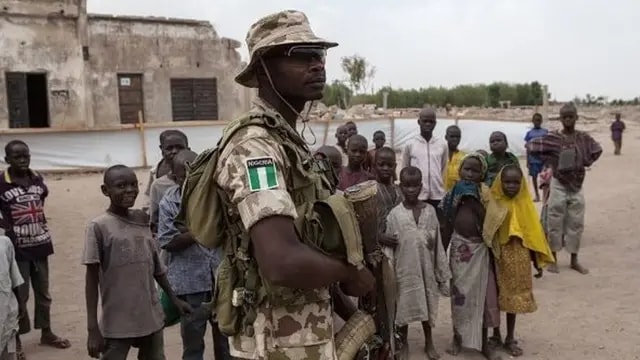 Nigéria : l’armée sauve 21 victimes kidnappées à Kwara
