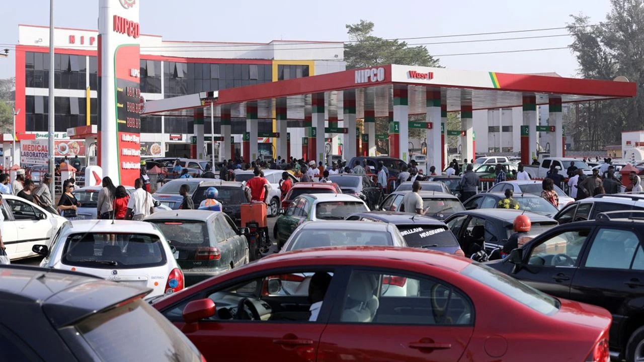 Nigéria : le gouvernement fédéral suspend les droits d'importation de 15 % sur l'essence et le diesel