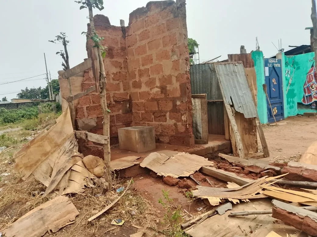 Abomey-Calavi : un jeune garçon tué par l'effondrement d'un WC lors d'une cérémonie de revenants
