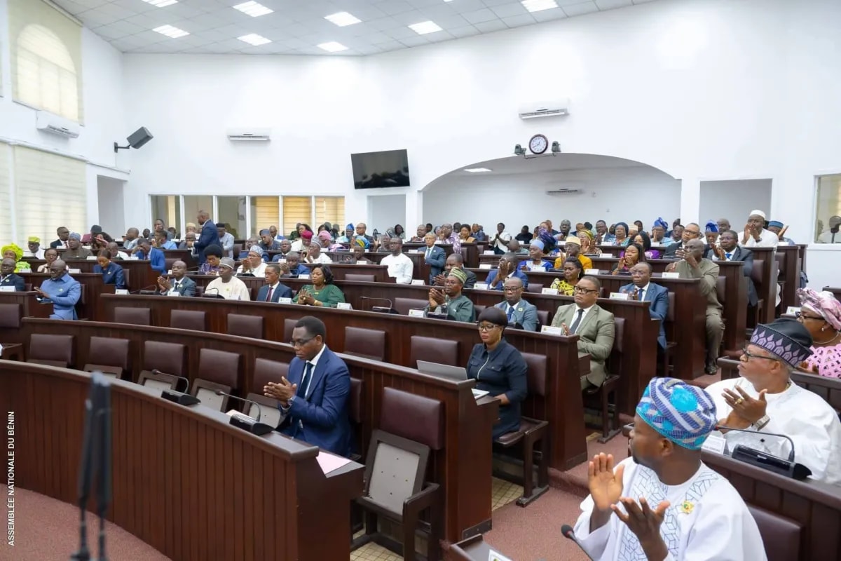 Assemblée nationale du Bénin : voici la composition des groupes parlementaires et des commissions permanentes de la 10ᵉ législature