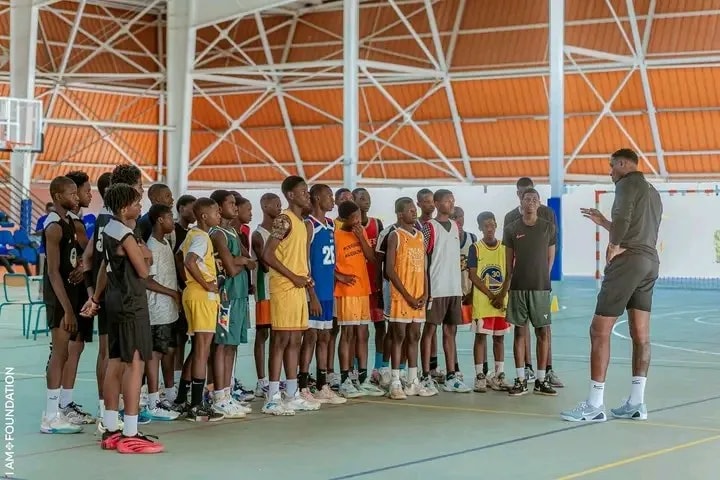 Basket-ball : « I AM Foundation » teste 30 jeunes talents à Cotonou sous la supervision de Ian Mahinmi