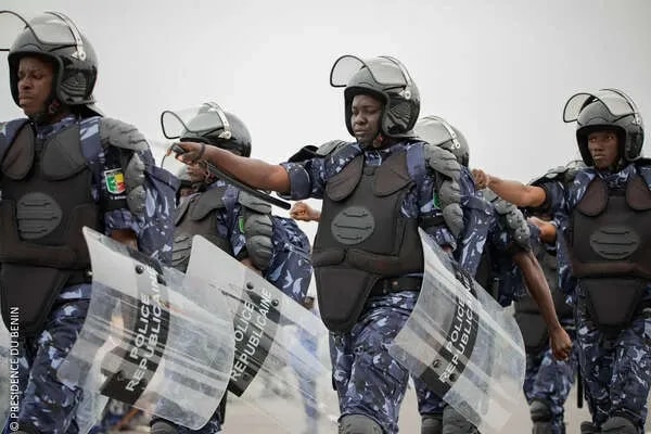 Bénin : une moto volée à Comè interceptée par la police à Lokossa, deux suspects interpellés