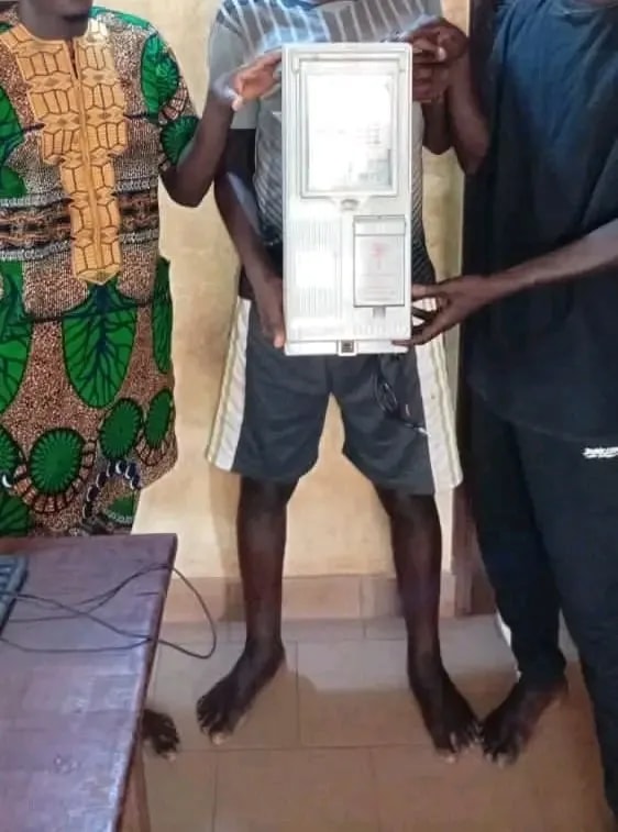 Bénin : la police démantèle un réseau de vol d'énergie électrique à Zè