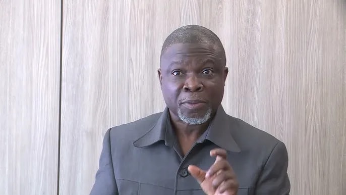 Bénin les raisons de la suspension de Bertin Koovi par le parti Bloc Républicain