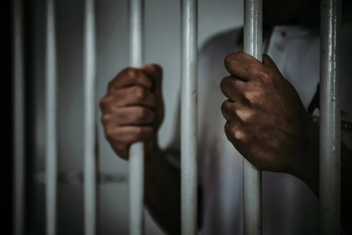 Bénin : un père arrêté pour inceste présumé après avoir enceinté sa fille à trois reprises à Ouaké