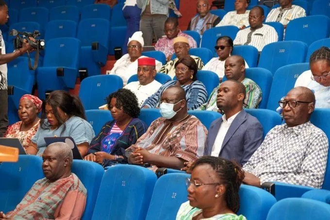 Burkina Faso : le Parlement acte la dissolution des partis politiques