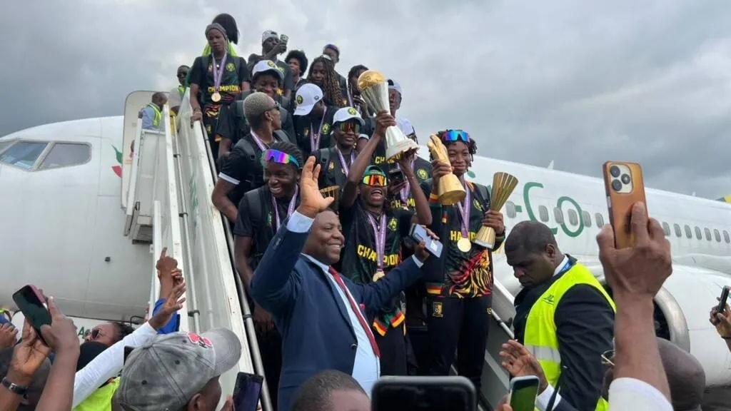 CAN féminine 2026 : les championnes d’Afrique accueillies par une marée humaine à Yaoundé