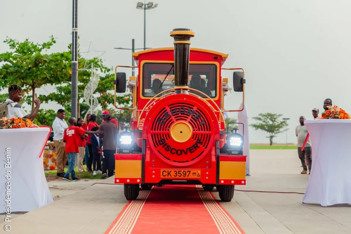 Cotonou lance un train touristique pour valoriser son patrimoine urbain