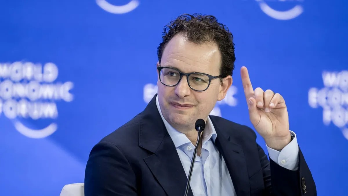 Course à l’IA : le patron d’Anthropic met en garde contre une accélération incontrôlée