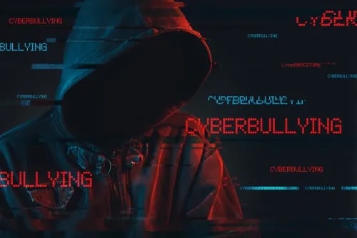 Cyberharcèlement au Bénin : plus de 6500 plaintes et près de 1700 interpellations en 2025