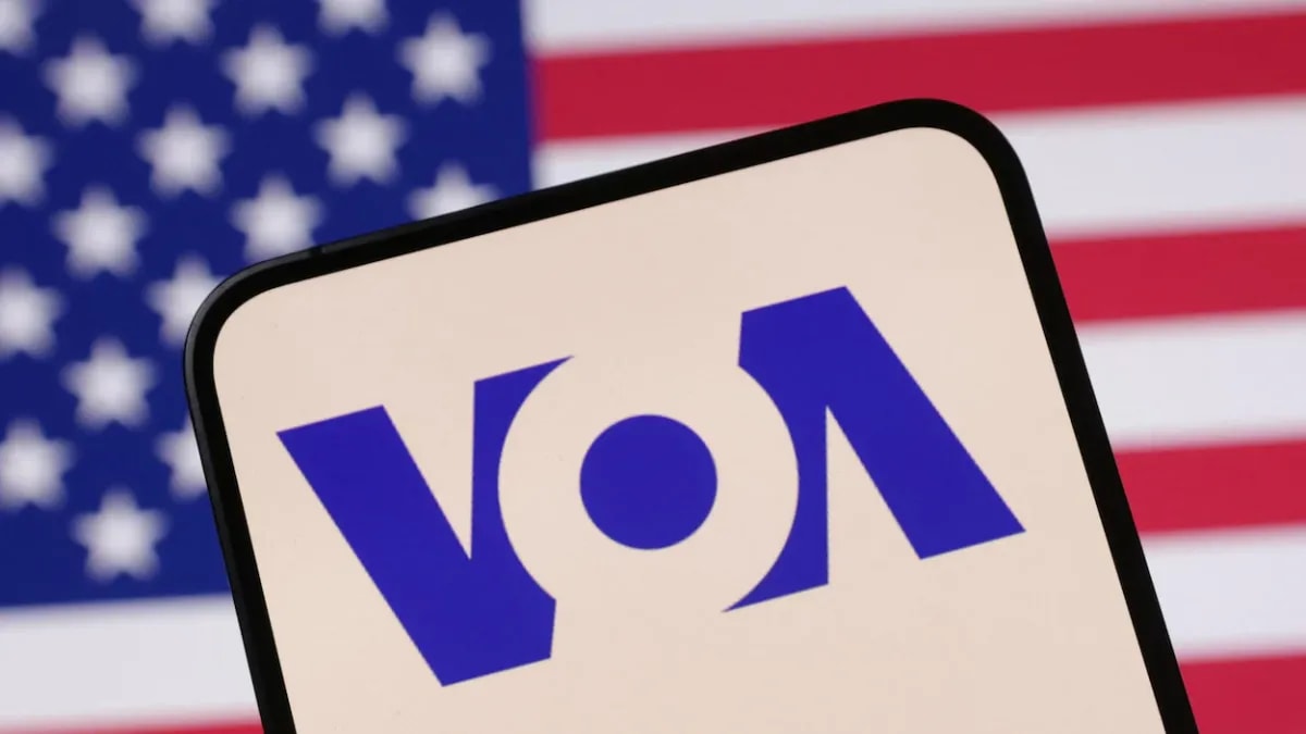 Etats-Unis : le média Voice of America doit rouvrir et réembaucher 1 042 employés selon une décision de justice