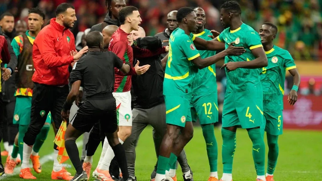 Finale CAN Maroc 2025 : la CAF sanctionne le Sénégal et le Maroc après les incidents