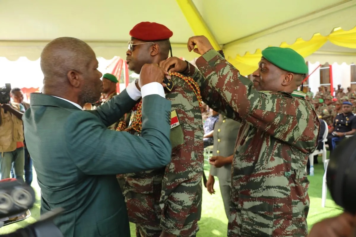 Forces armées du Bénin : les officiers Abou Issa et Faizou Gomina reçoivent leur galon de général