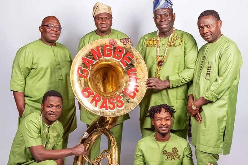 France : des musiciens du Gangbé Brass Band menacés d’expulsion, ce qu’il faut comprendre