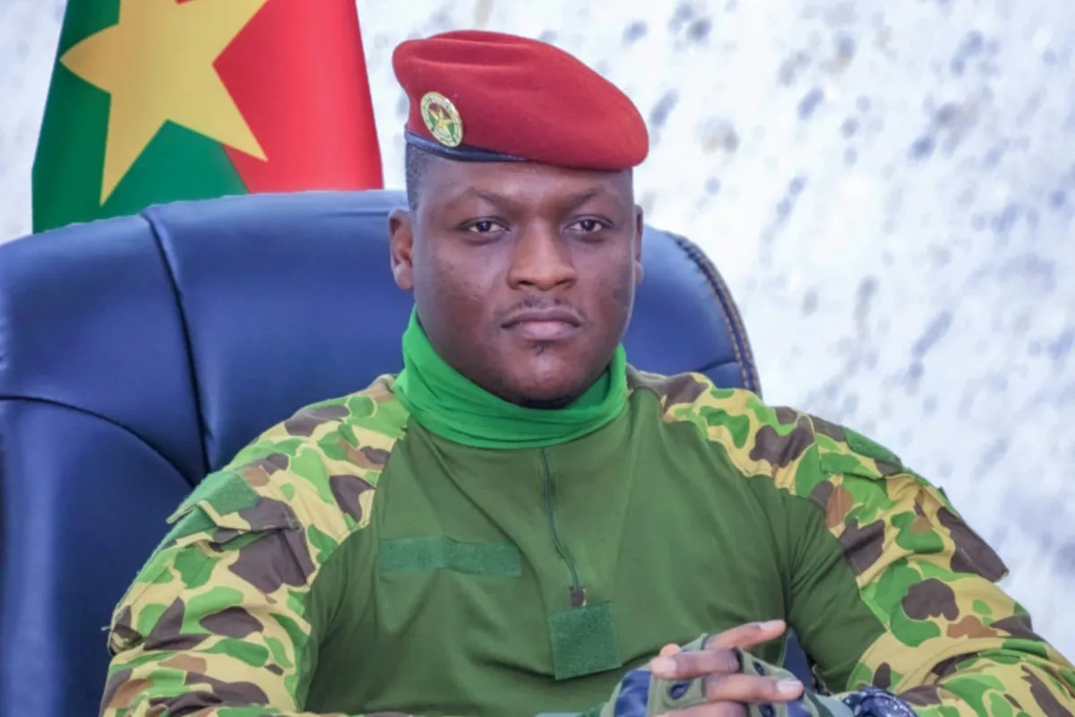 Le Burkina Faso acte une nouvelle charte révolutionnaire, le capitaine Traoré éligible à la présidentielle