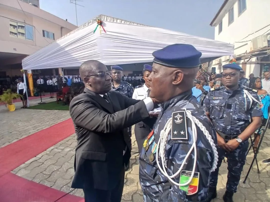 Police républicaine : le Directeur Brice Alowanou porte officiellement ses galons d'Inspecteur Général de deuxième classe