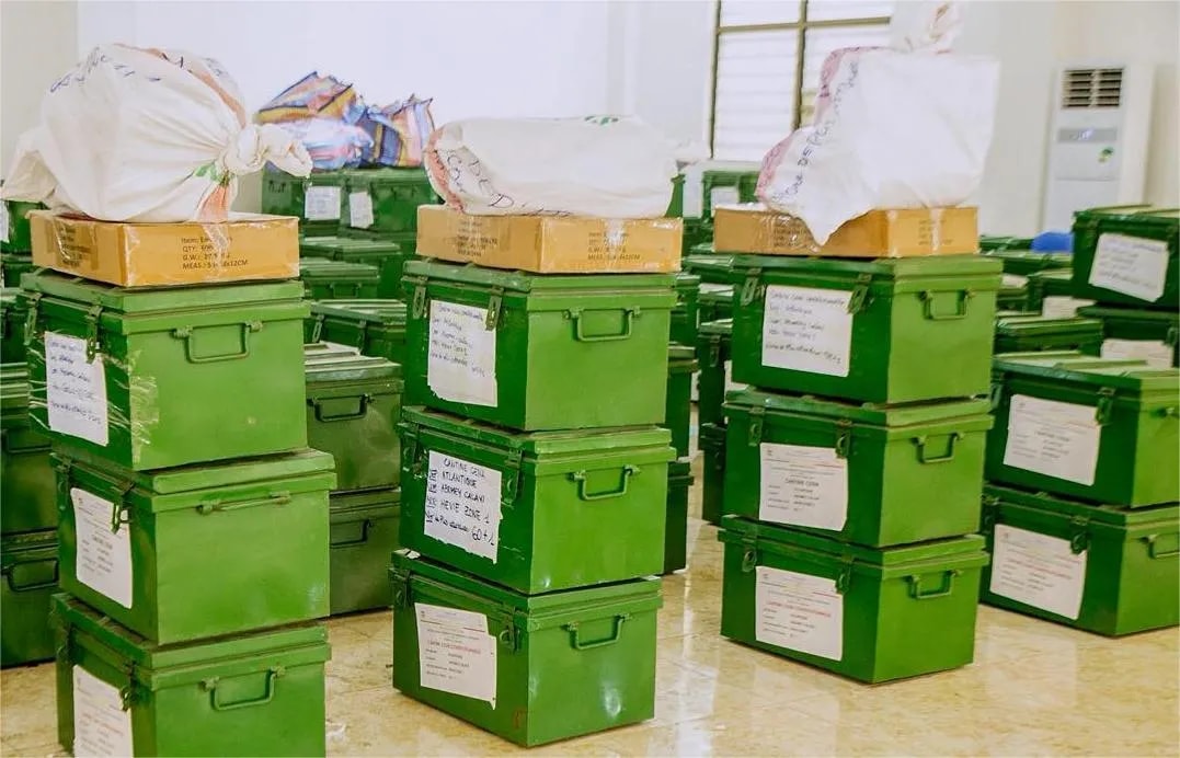 Présidentielle 2026 au Bénin : la Cena déploie les kits électoraux dans les 77 communes