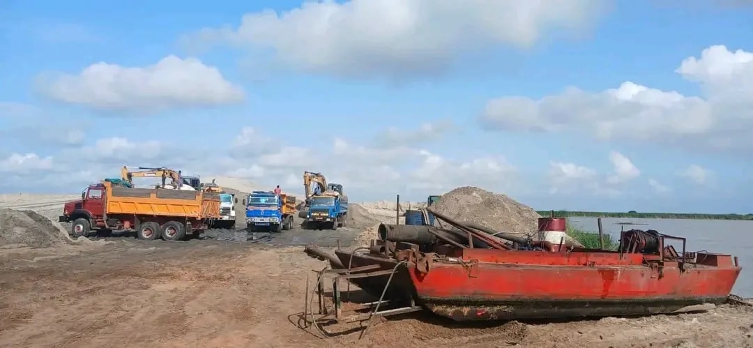 Sèmè-Podji: le maire suspend l'exploitation de carrière de sable de la société MLF Trading à Djeffa pour 04 raisons