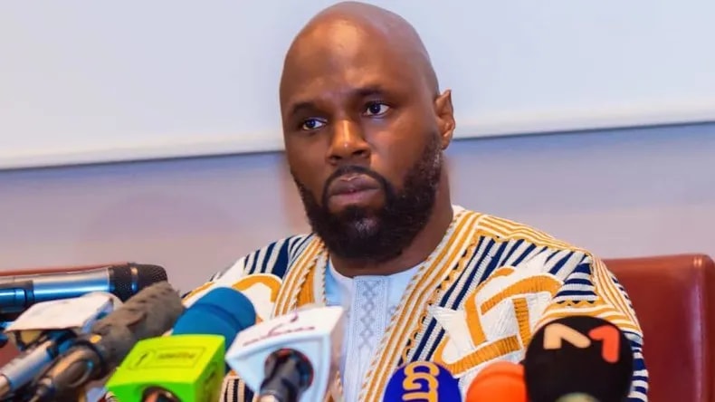 Visa expiré, mandat international actif : Kémi Séba face à une double procédure en Afrique du Sud