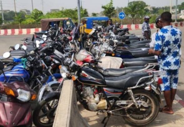 Des motos. Image d'illustration