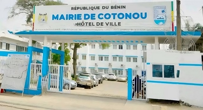 La mairie de Cotonou lance « RECICO CHEZ VOUS » avec des projections de films et des animations artistiques dans les 13 arrondissements