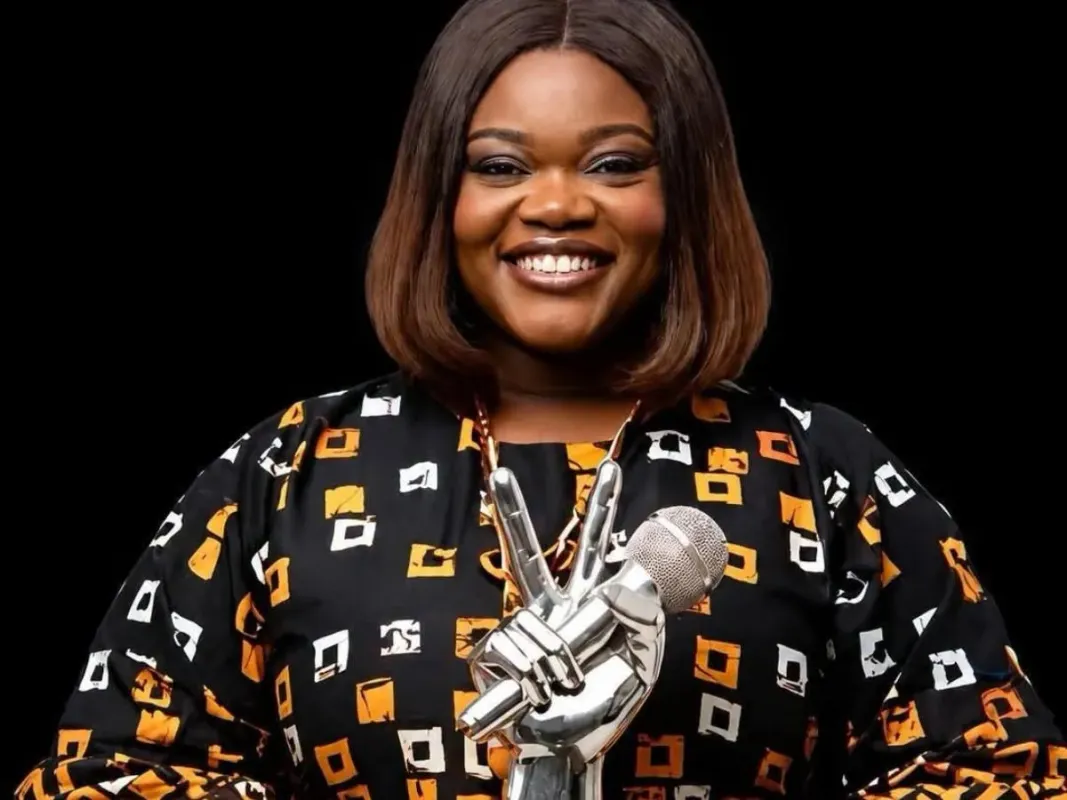 Après son sacre à The Voice Afrique, Saara Houansou reçoit un appel du président Romuald Wadagni