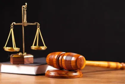 Côte d’Ivoire : cinq ans de prison ferme requis contre un membre du CNT malien pour offense au Président Ouattara