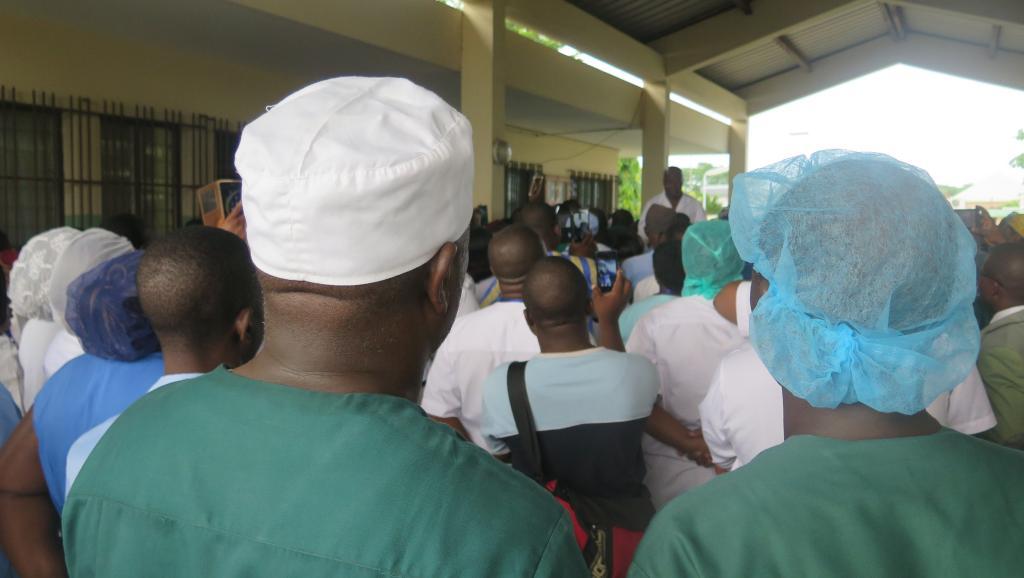 Des medécins dans un hôpital